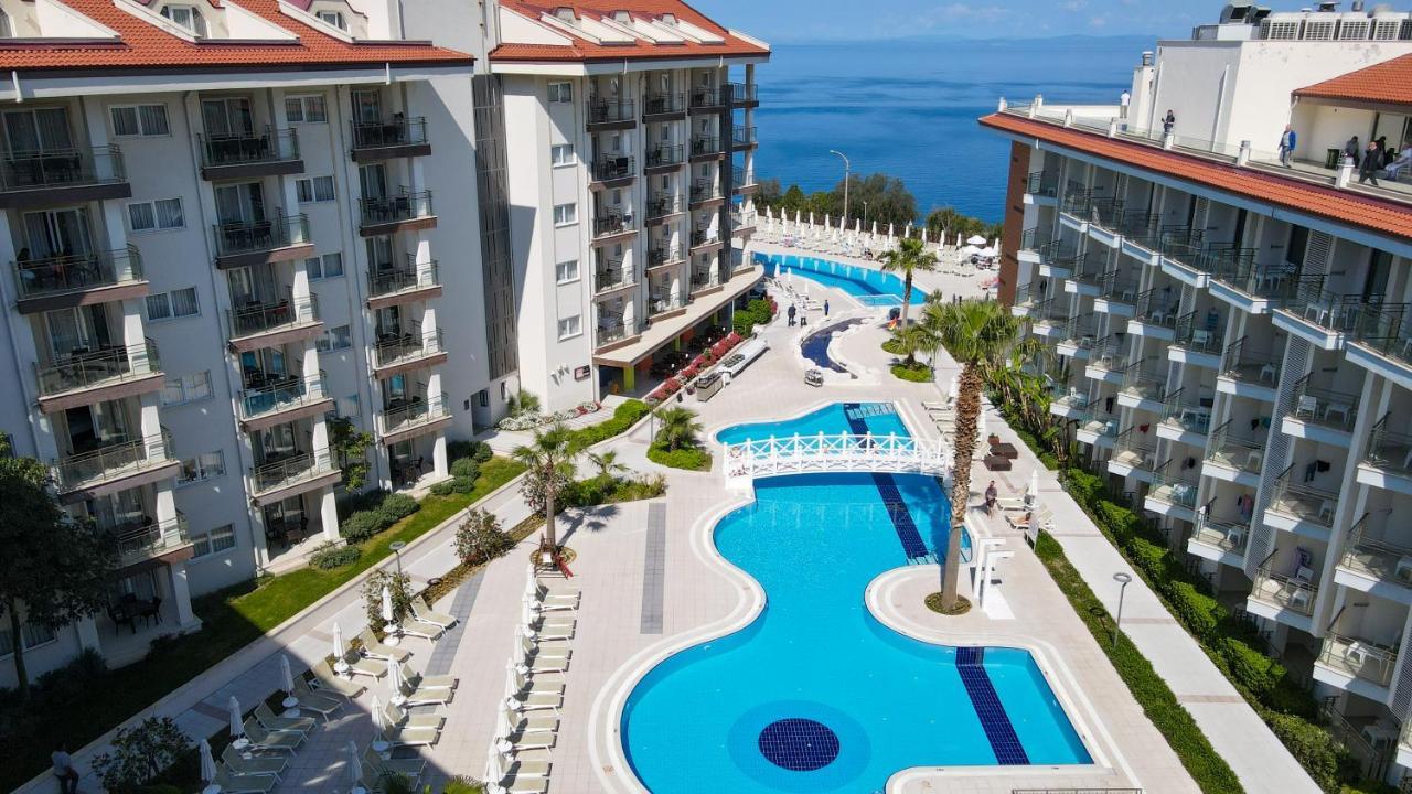 Ramada Hotel & Suites By Wyndham Kusadasi Hotel 4*