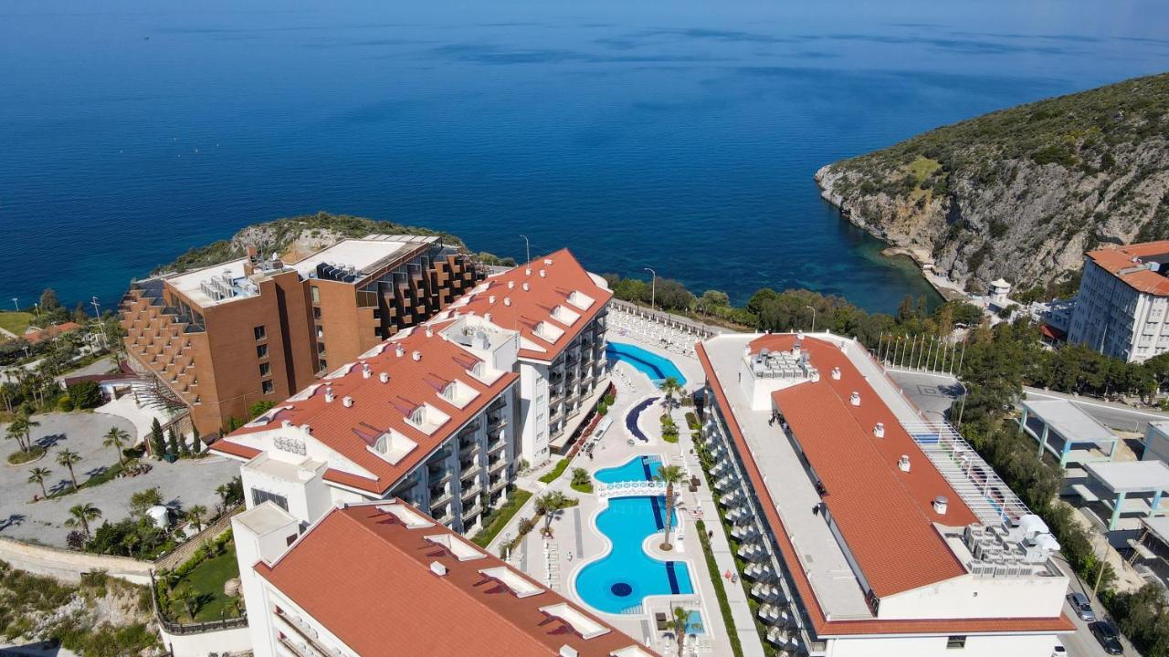 Ramada Hotel & Suites By Wyndham Kusadasi 4*