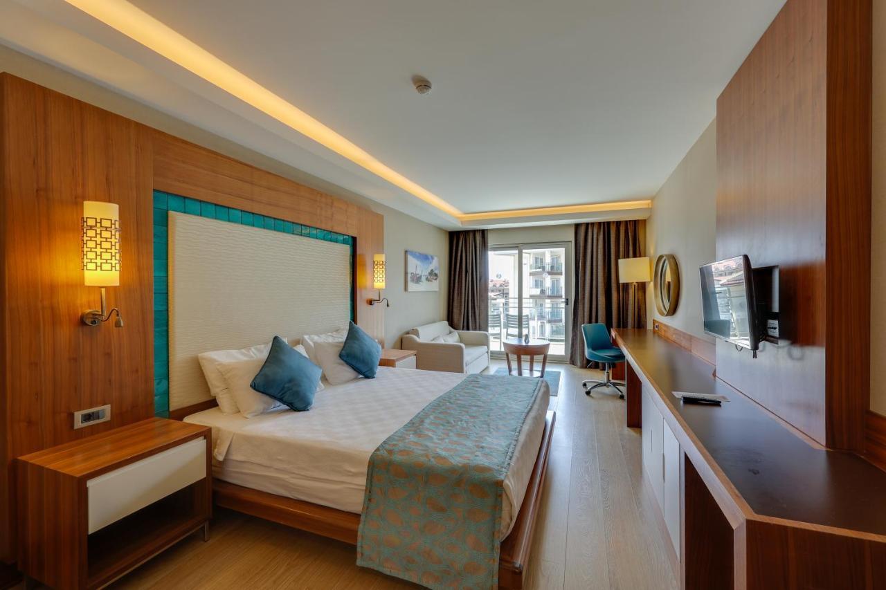 Ramada Hotel & Suites By Wyndham Kusadasi 4* Kusadasi