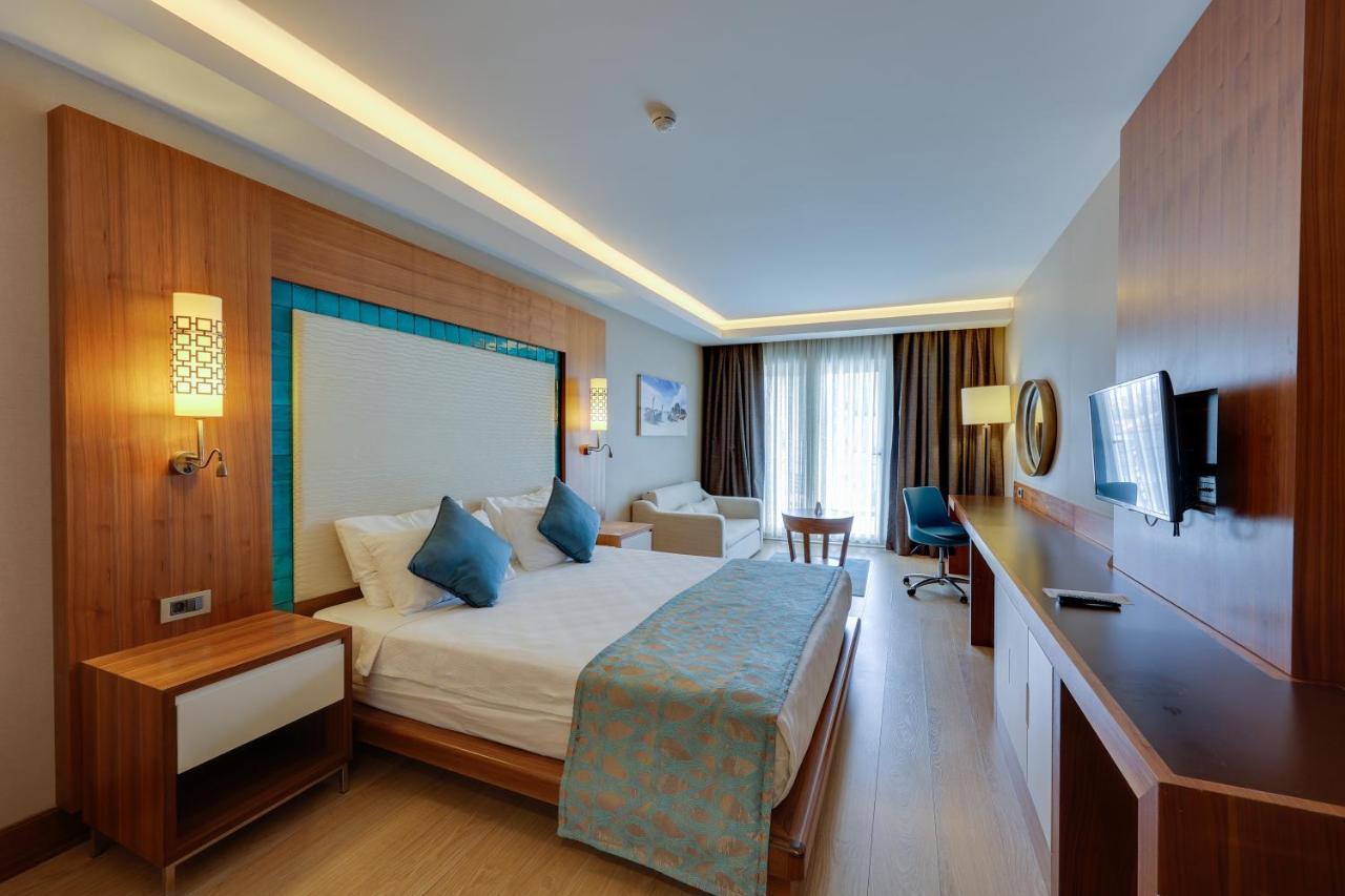 Ramada Hotel & Suites By Wyndham Kusadasi 4*