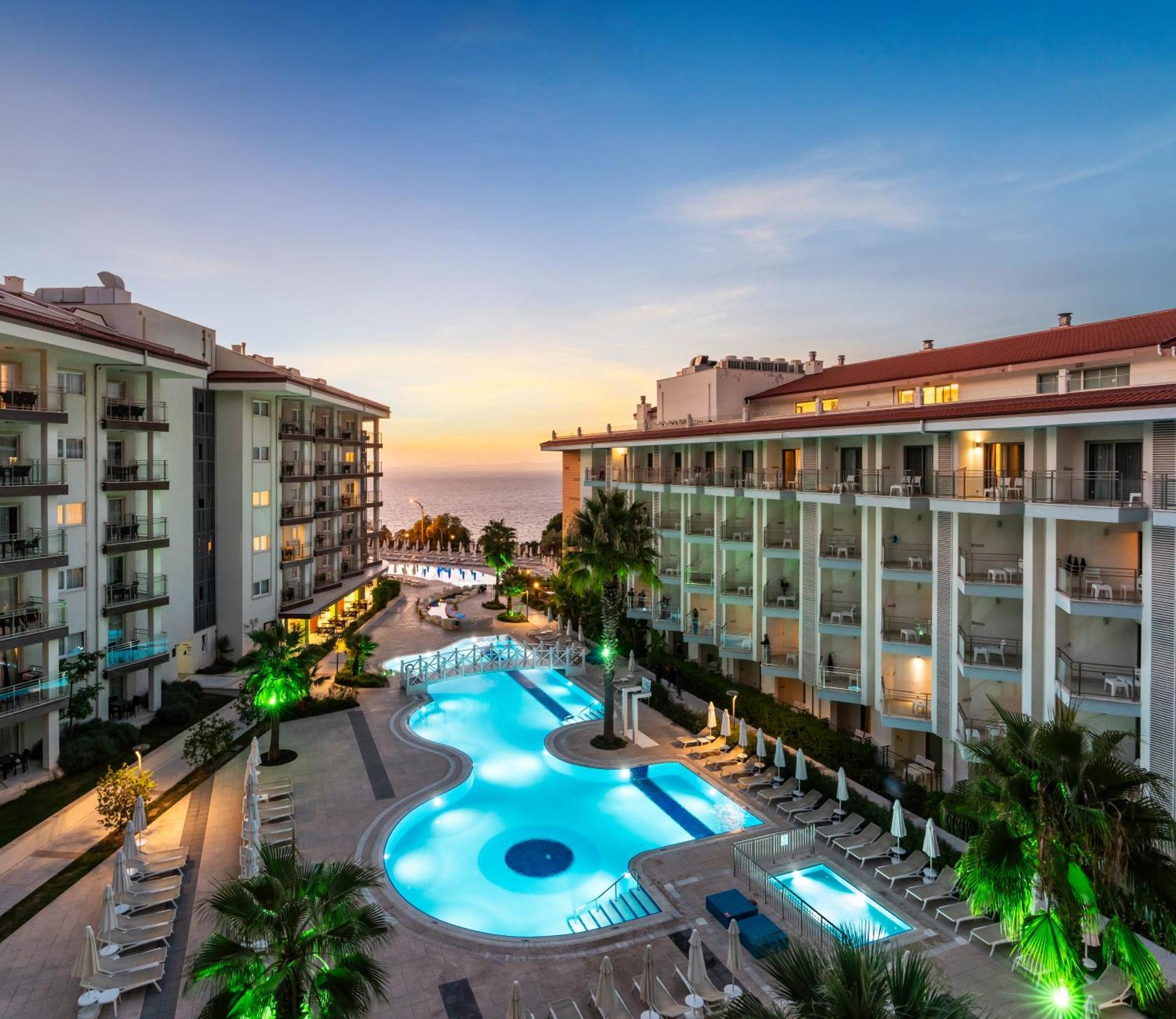 Ramada & By Wyndham Hotel