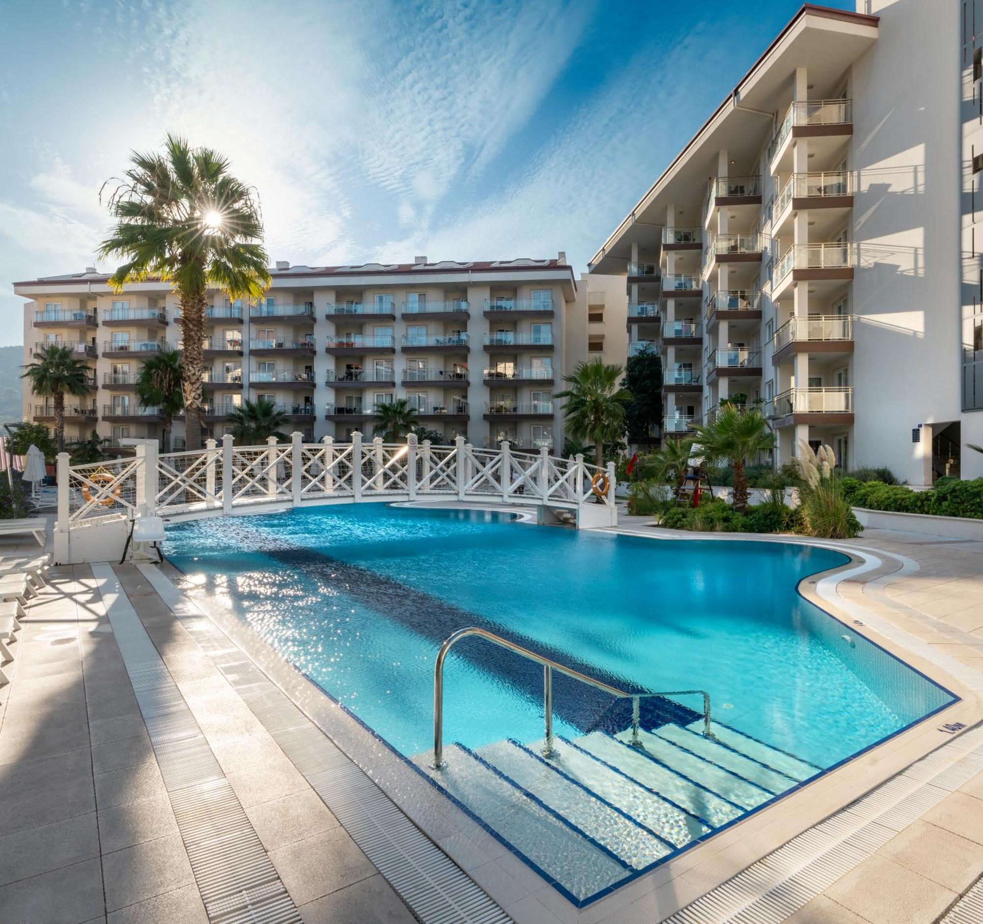 Hotel Ramada & By Wyndham Kusadası