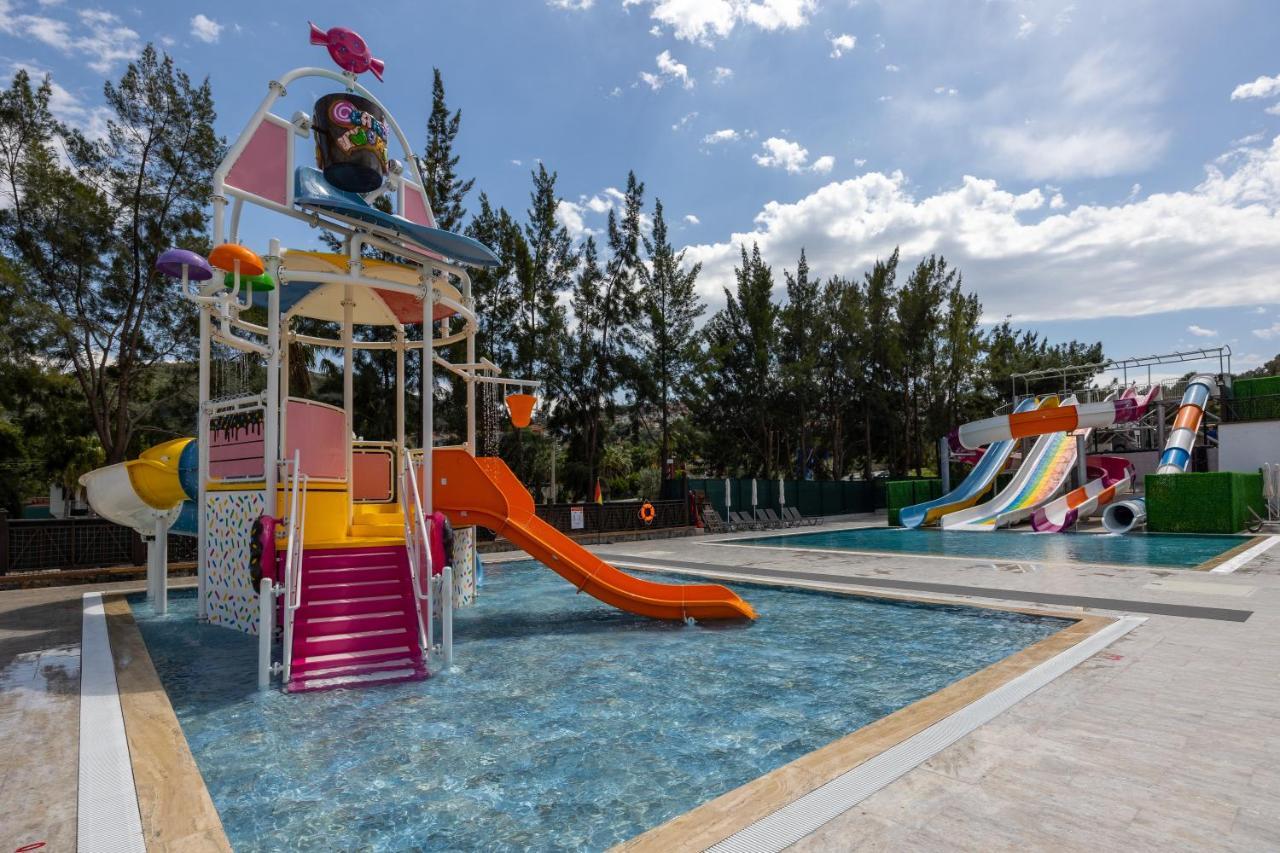 Ramada Hotel & Suites By Wyndham Kusadasi 4* Кушадасы
