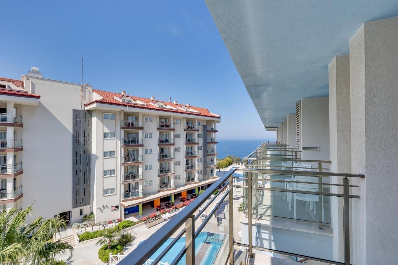 Ramada Hotel & Suites By Wyndham Kusadasi 4* Кушадасы